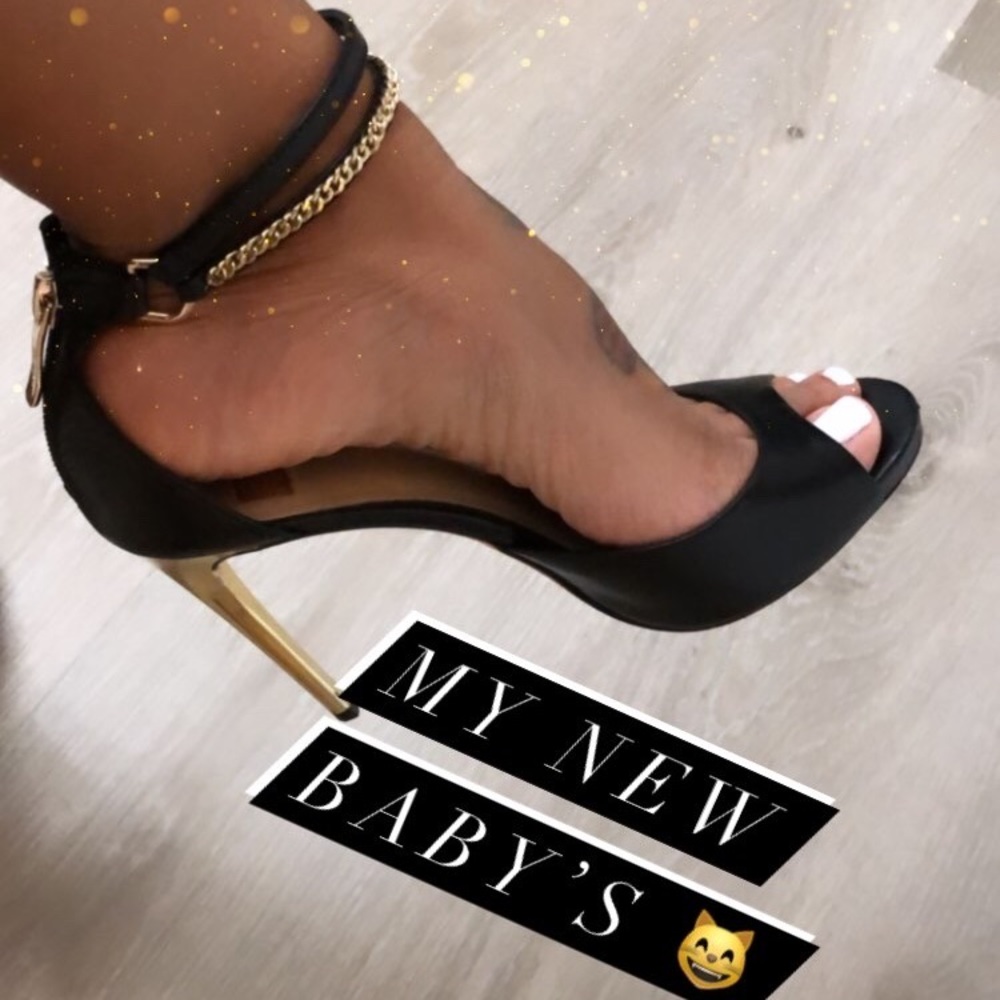 Guess by Marciano heels